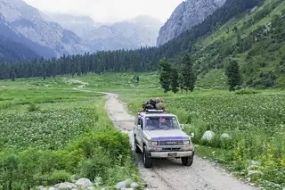 car hire Pakistan